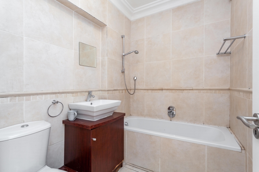 3 Bedroom Property for Sale in Sea Point Western Cape